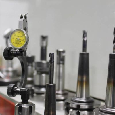 Detailansicht Werkzeuge Fräsmaschinen mit Schrumpffuttern