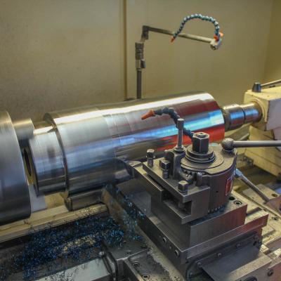 Elektromotor-Schaltkasten Formstift Bearbeitung auf Drehbank  CNC CMT ursus Tc 500 